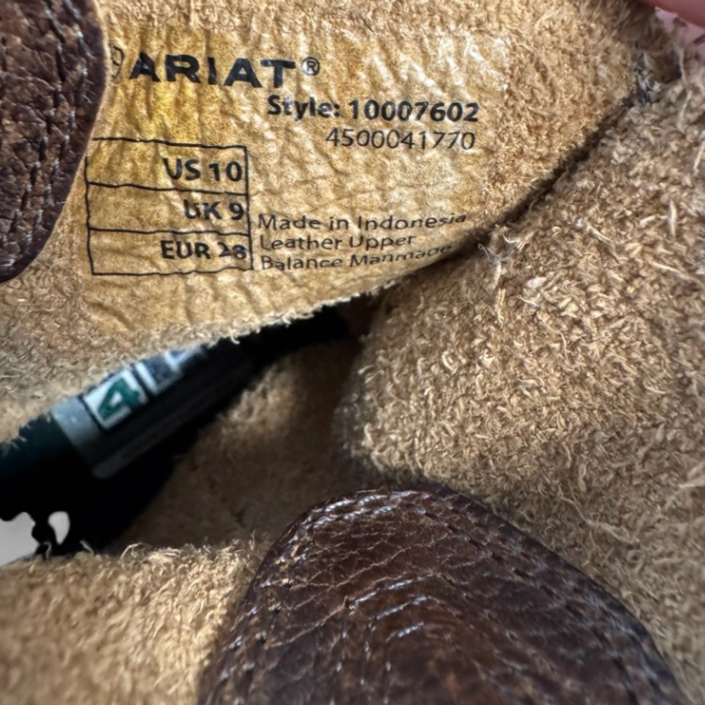 Ariat Boy’s Rustic Brown and Tan Cowboy Boots Size 10 - Picture 6 of 7